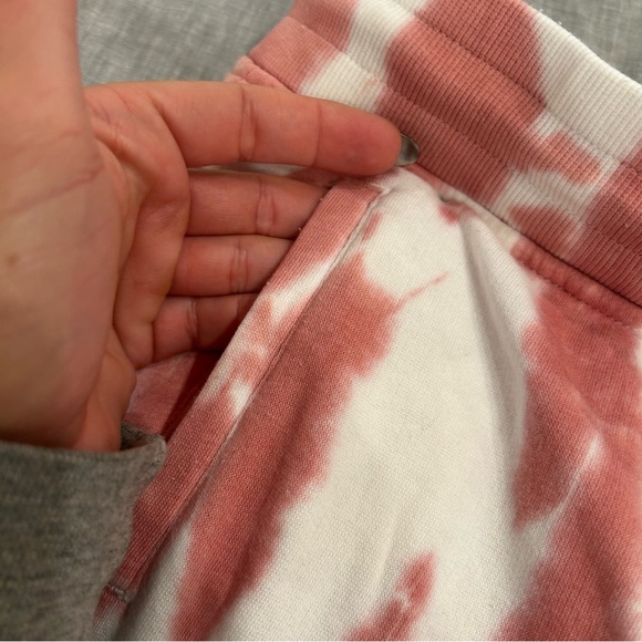 Loft Tie-Dye Lounge Set - Pink and White - Picture 9 of 14